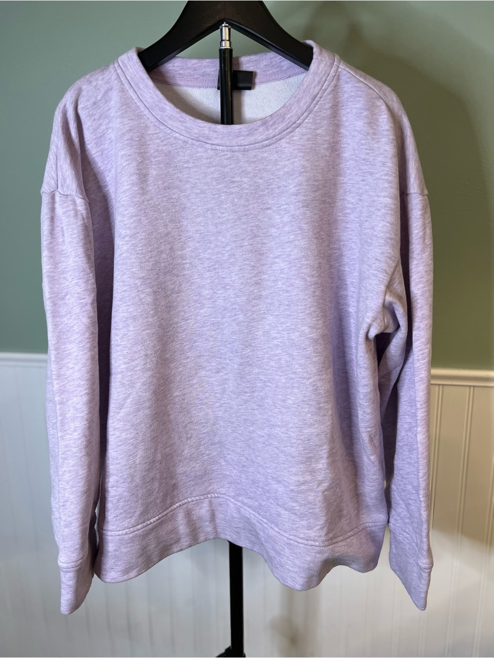 Like New - 32 Cool Relaxed Lavender Crewneck Pullover Sweater. Size XL